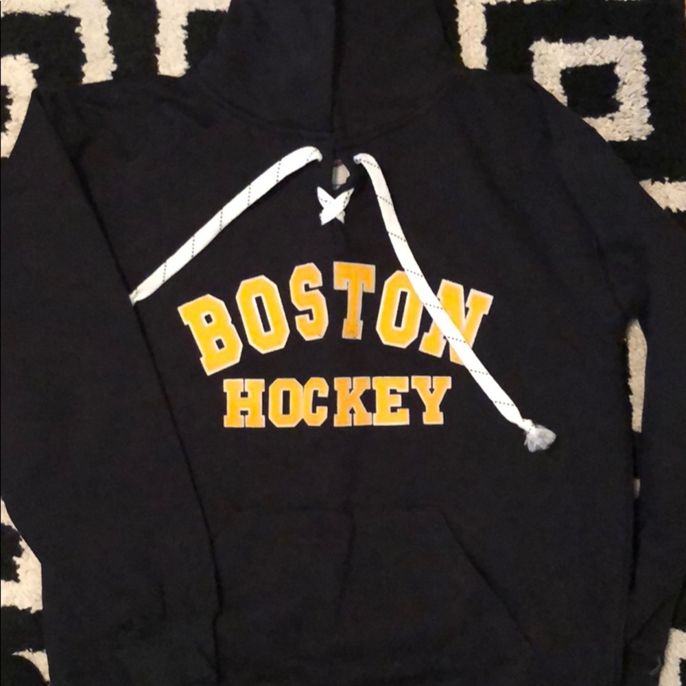 Boston Bruins sweatshirt